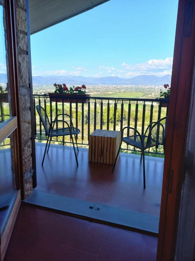 Il balcone di una camera